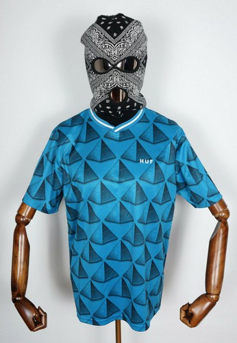 Huf Worldwide Skateboard T-Shirt Tee Trinity Soccer Jersey Marina in M - Bild 1 von 2