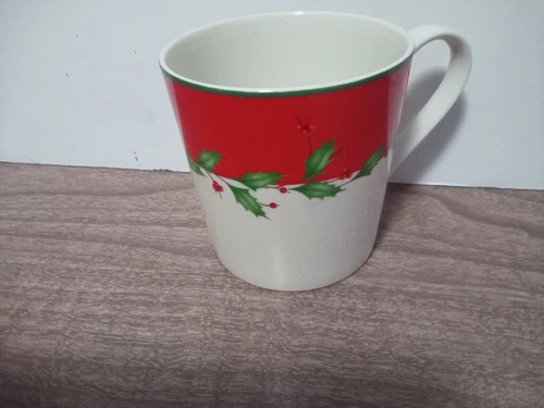 Lenox Holiday Red Trimmed Holly Berry Mug