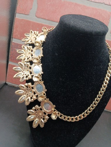 The Limited Gemstone Statement Necklace Grayish Tan Goldtone Beautiful Floral - Picture 8 of 8