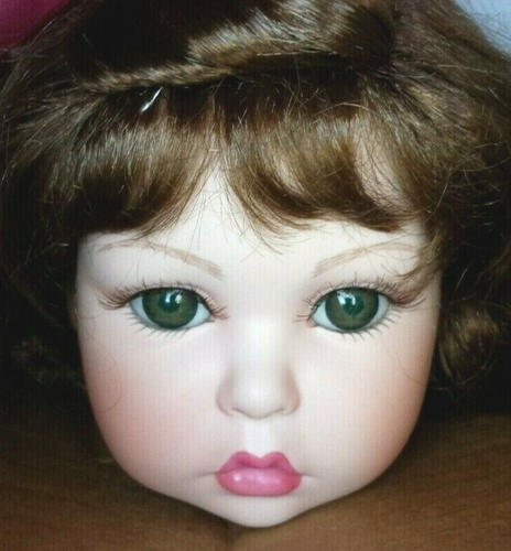 PRE-OWNED AND MINT ~ AMAYA SPRINGTIME MARIE OSMOND PORCELAIN DOLL ~ COA #3499 - Picture 2 of 9