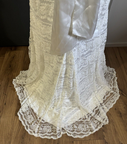 Galina Size 6 Ivory Beaded Lace Sheath with Godets Inserts Style# VW9340 NWT - Picture 15 of 21