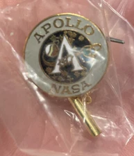 VTG UNITED STATES NASA Apollo Space Aircraft Missions Lapel Tie Pin LOOK!