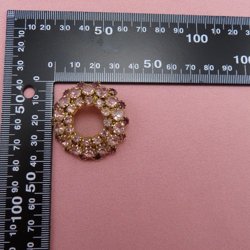 Broche prendedor vintage de diamantes de imitación lavanda púrpura violeta cristal facetado 1,5 pulgadas 169c - Imagen 7 de 8