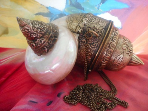 Unikat Vintage Täschchen Handgefertigt MUSCHEL LOOK 1970er Jahre mit Kette
