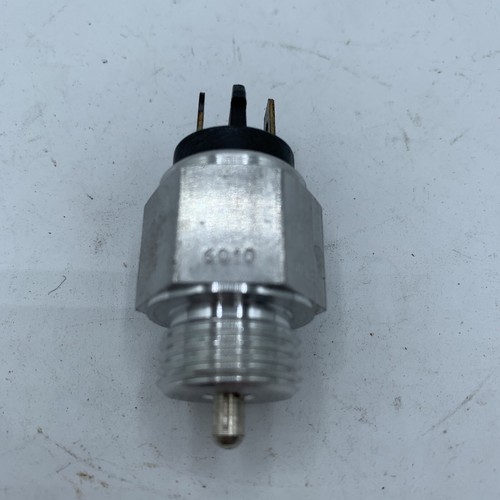 1.860.010 EPS RÜCKFAHRLICHTSCHALTER AUDI PORSCHE VOLKSWAGEN 924 GOLF POLO - Bild 1 von 4