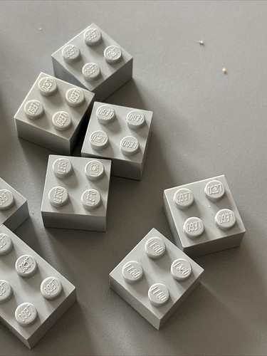 Lego Lot Of Grey Bricks 2X2 4 6 8 Please Read Description - Lot 108 - Picture 2 of 4