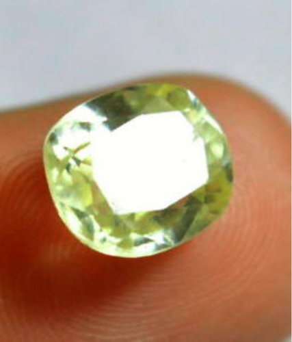 6.60 cts Natural Emerald-cut Gorgeous Canary-Yellow VVS1 Sapphire (Sri Lanka) - Picture 3 of 4