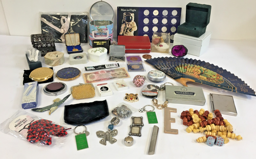 Curios Vintage Modern Bundle Assortment Collectable Car Boot Resell C55 P352