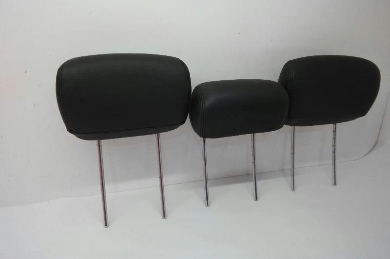 JUEGO REPOSACABEZAS TRASERO MITSUBISHI ENVAVOR 2004-2008 NEGRO  Foto 2 de 4