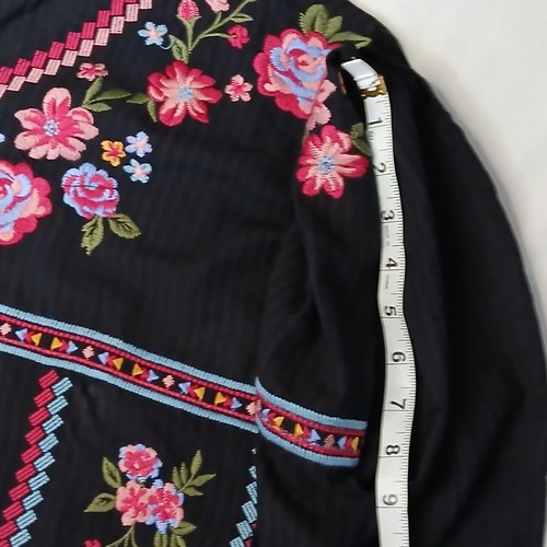 Savanna Jane Black Floral Embroidered Boho Poncho Blouse Top M Festival Vibe - Picture 15 of 15