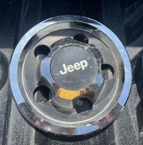 Jeep Cherokee Hubcap Lug Rim Center Hub Cap Wheel Cover OE CHROME SF8952-000-153 - Picture 2 of 7