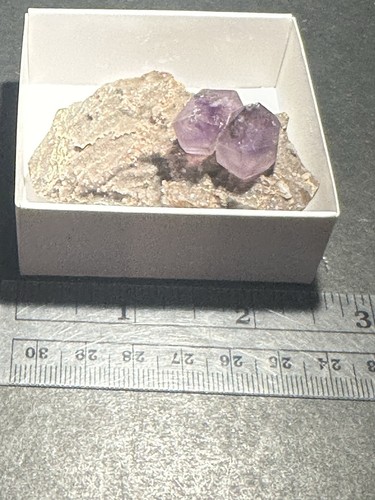 AMETHYST CRYSTALS ON MATRIX SARYSHAGAN DEPOSIT KARAGANDA KAZAKHSTAN GREAT COLOR - Picture 2 of 6