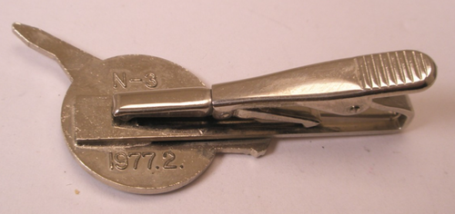 1977 NRocket Island of Japan Vintage Tie Bar Clip - Picture 4 of 4