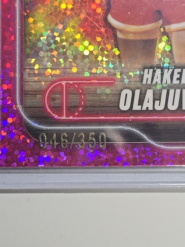 2024-25 Topps Chrome #115 Hakeem Olajuwon Magenta Speckle 46/350 Rockets Legend - Picture 3 of 3