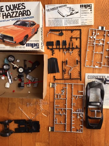 MONOGRAM 1/24 scale CORVETTE PACE CAR #2253 (started in MPC DUKES OF HAZARD BOX) - Picture 3 of 10