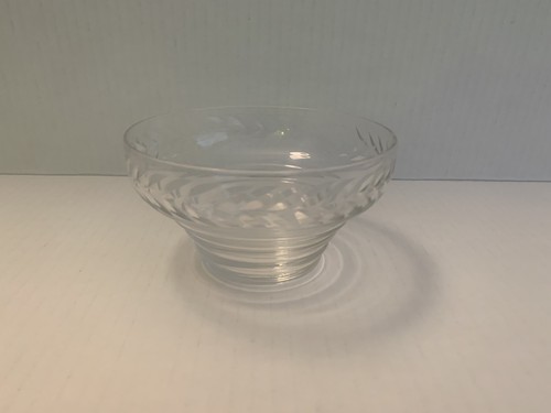 2 Vintage 4.5” Wide Dessert Bowls Clear Glass - Picture 4 of 10