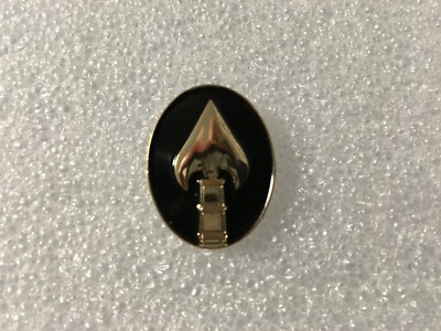 US OFFICE OF STRATEGIC SERVICE INSIGNIA HAT/LAPEL PIN MEASURES 1 AND 1/16TH INCH