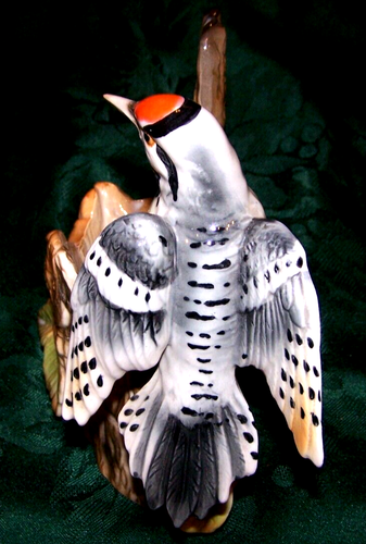 Wonderful Quality Shafford Japanese Woodpecker Bird Collectible Ceramic Figurine - Picture 2 of 5