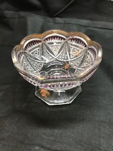 Vintage-Etched-Glass-sm-Pedestal-bowl-candy-dish-w-gold-amp-plum-painted-trim