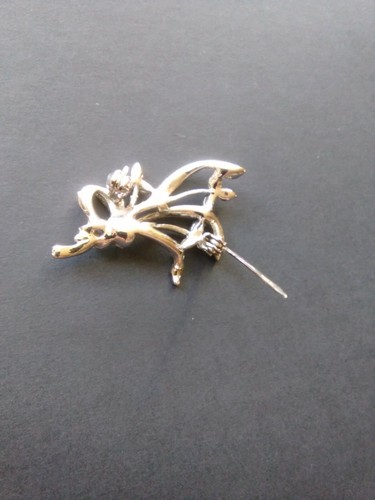 PRETTY VINTAGE SILVER COLOURED MARCASITE BROOCH - Picture 7 of 9