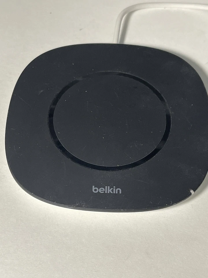 Almohadilla de carga inalámbrica automática Belkin F8M747 negra (probada) con cable Foto 4 de 4