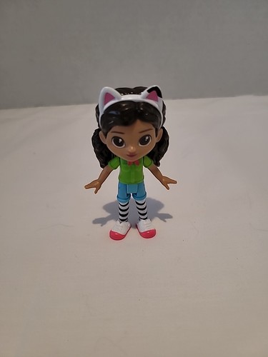 Gabby's Dollhouse Netflix Dreamworks Gabby Freundin grünes Shirt Figur 3,5"  - Bild 1 von 10