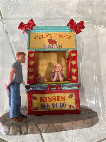 Lemax Village Carnival/Circus Collection Kissing Booth Retired - Picture 2 of 9