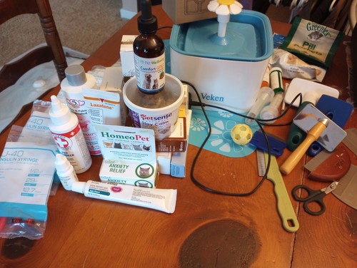 Veken Fountain+MANY used/unused items for cats, babies got old and passed on... - Picture 1 of 11