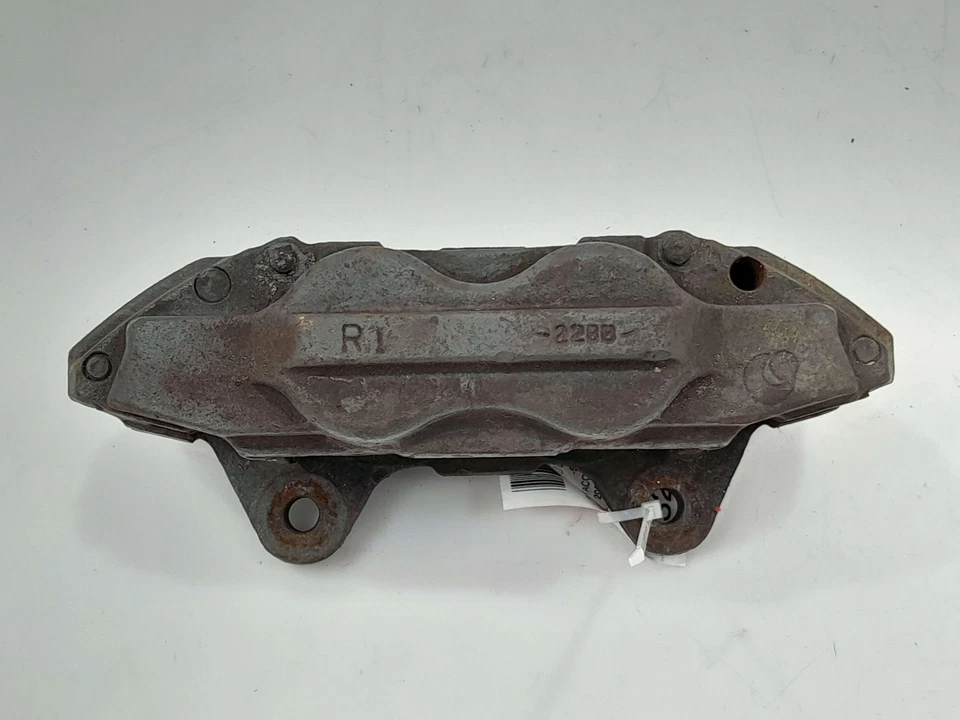 05-23 Conjunto de pinza de freno delantera Toyota Tacoma 4x4 lado del pasajero derecho OEM Foto 2 de 4