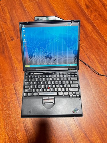 Vintage IBM ThinkPad T23 PENTIUM III 256MB 30GB HDD DVD + UltraPort Camera - Picture 10 of 11