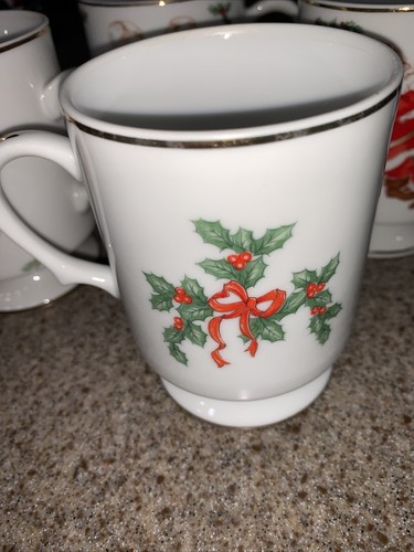 VTG Lefton Christmas Mug Cup Set of 4 Santa & Mrs Clause Gold Rim Footed - Japan - Picture 4 of 6