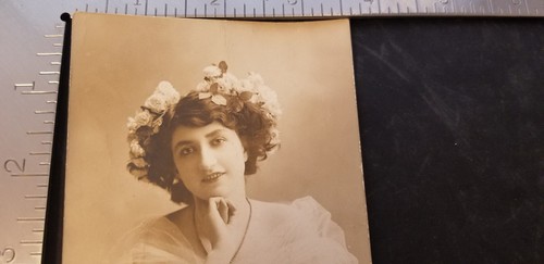 1907-1914 RPPC signierte französische Postkarte der Frau namens Della mögliche Schauspielerin - Bild 2 von 4