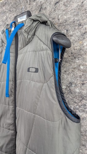 Oakley Men's Size S Gray And Blue Quilted Full Zip Puffer Vest Hooded - Picture 5 of 14