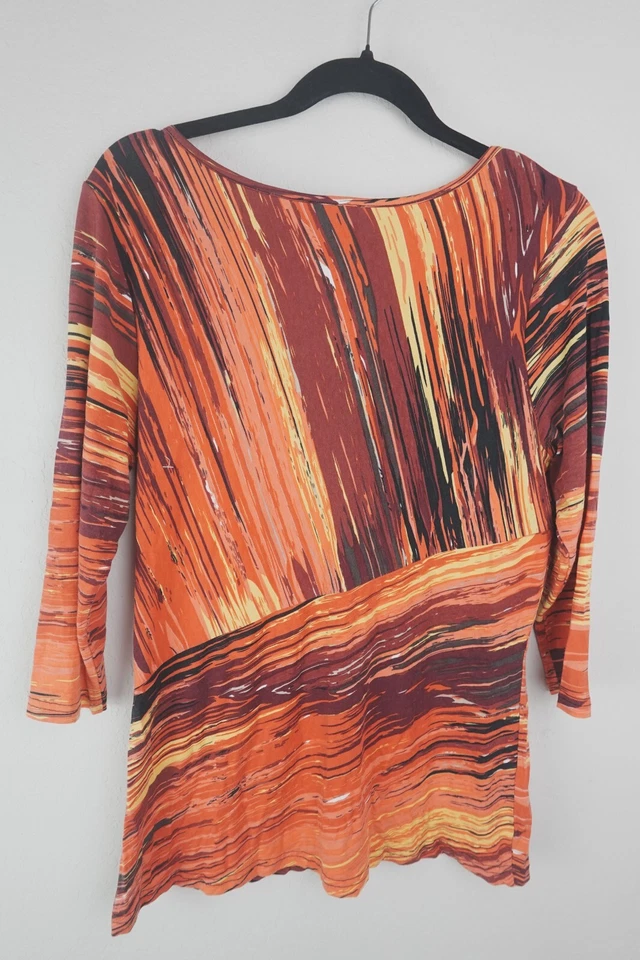 Blusa Lynn Ritchie prata estampa abstrata padrão pincelada laranja vermelho amarelo - Imagem 2 de 4