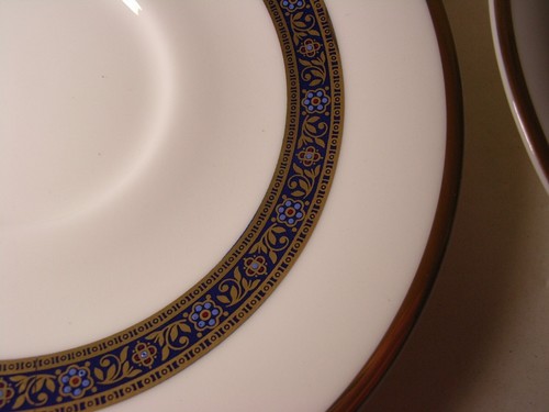 Royal Doulton Harlow H5034 Tea Cup Saucer (Pair) Dark Blue&Gold on white Vintage - Picture 3 of 13