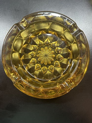 Vintage Mid-Century Retro Amber 6" Round Glass Ashtray - Picture 4 of 9