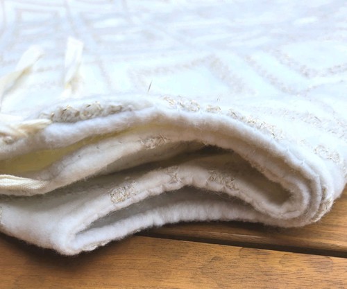 Wondershop Elfenbein 48" Weihnachtsbaum Rock Goldstich Rautenmuster. Schwer - Bild 8 von 11