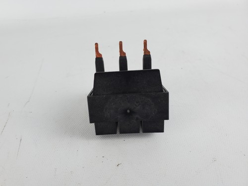 Allen Bradley 140M-C-WTEN /A BusBar Feeder Terminal 600V AC Max. 64A - Picture 6 of 6