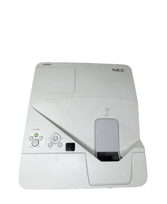 NEC UM280X VIDEOPROJEKTOR MIT FERNBEDIENUNG