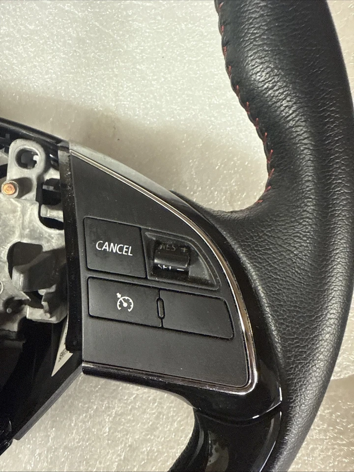 Volante Mitsubishi Mirage 2018-2024 puntadas negras rojas 4400A-810XB Foto 4 de 4