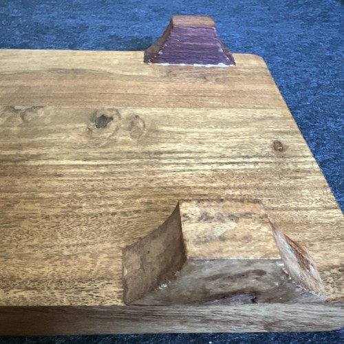 Elevador de madera tallada tono vintage. Multiusos, 16" x 9" x 2,2" - Imagen 6 de 8