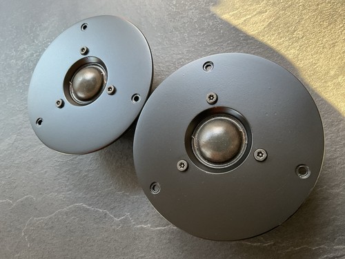 Dynaudio matching pair of D28-2 D28/2 Contour in excellent working condition