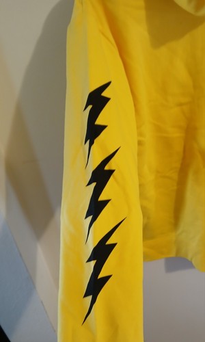 NEW Pokémon Pikachu Yellow Zip Up Hoodie Jacket Kids Unisex Size L (10/12) - Picture 6 of 7