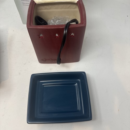 Scentsy One Nation Full Size Ceramic Electric Wax Warmer - With Box - Retired CL - Picture 3 of 8