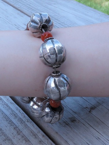 Antikes primitives ethnisches Stammesarmband 1890er Bernstein & Silber Kugeldraht - Bild 1 von 3