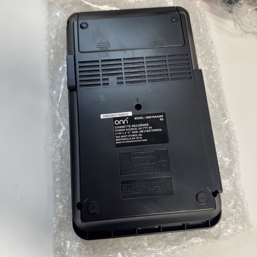 ONN Cassette Recorder Bundle Built-in-Speaker External Mic. No Ac/DC Adapter. - Picture 5 of 5