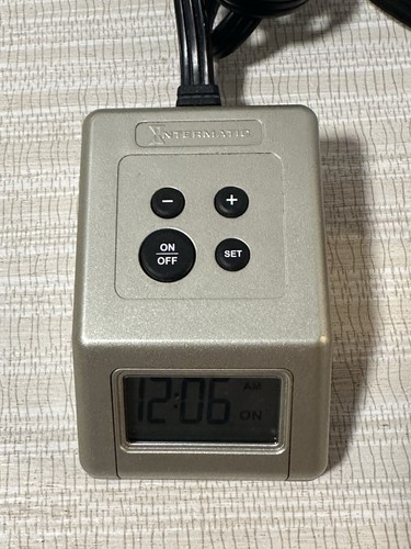 Intermatic TB121 Lampada da tavolo programmabile digitale e timer per elettrodomestici - Foto 4 di 9
