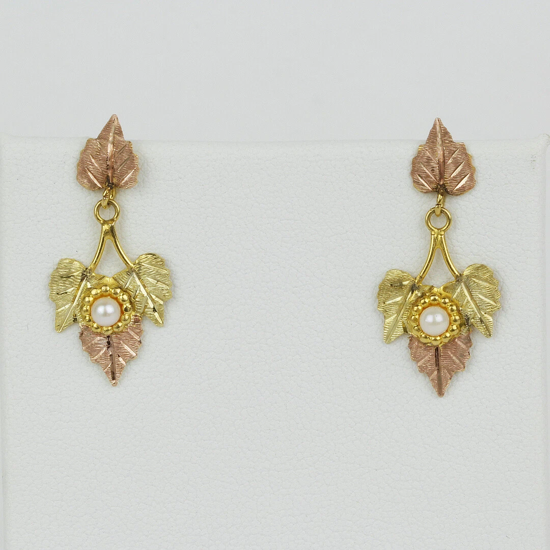 Black 2024 hills earrings