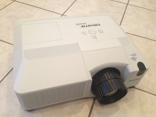 PROYECTOR WUXGA FULL HD CHU420 1080p Christie LWU420, 4200 LÚMENES, ¡LÁMPARA NUEVA! - Imagen 1 de 2