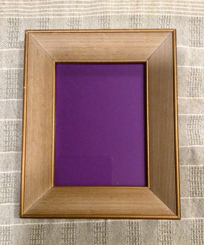 Vintage MCM Deep Set Grooved Wood Picture Frame View 7-1/2” x 5-1/2”